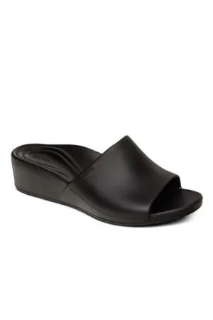 Aetrex Jamie Wedge in Black